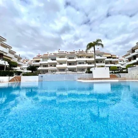 Apt, With Wifi, Kitchen, Heated Pool, Cristianos Beach, Shopping شقة