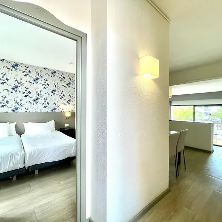 شقة Apt, With Wifi, Kitchen, Heated Pool, Cristianos Beach, Shopping لوس كريستيانوس