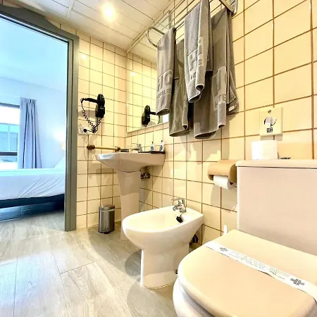 Apt, With Wifi, Kitchen, Heated Pool, Cristianos Beach, Shopping