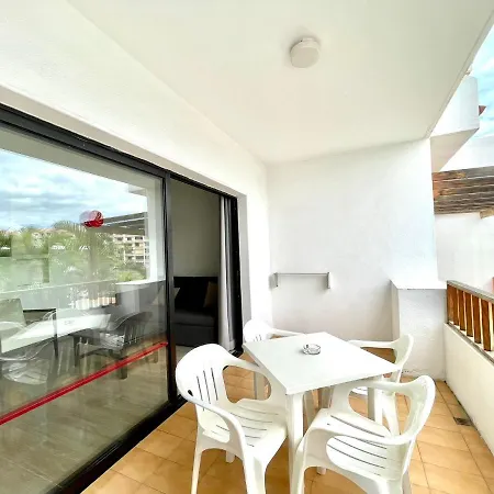Apt, With Wifi, Kitchen, Heated Pool, Cristianos Beach, Shopping شقة