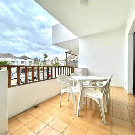شقة Apt, With Wifi, Kitchen, Heated Pool, Cristianos Beach, Shopping *