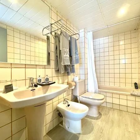 Apt, With Wifi, Kitchen, Heated Pool, Cristianos Beach, Shopping شقة