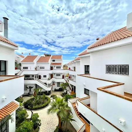 Apt, With Wifi, Kitchen, Heated Pool, Cristianos Beach, Shopping شقة