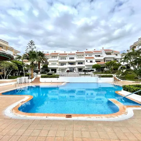 Apt, With Wifi, Kitchen, Heated Pool, Cristianos Beach, Shopping 公寓 *